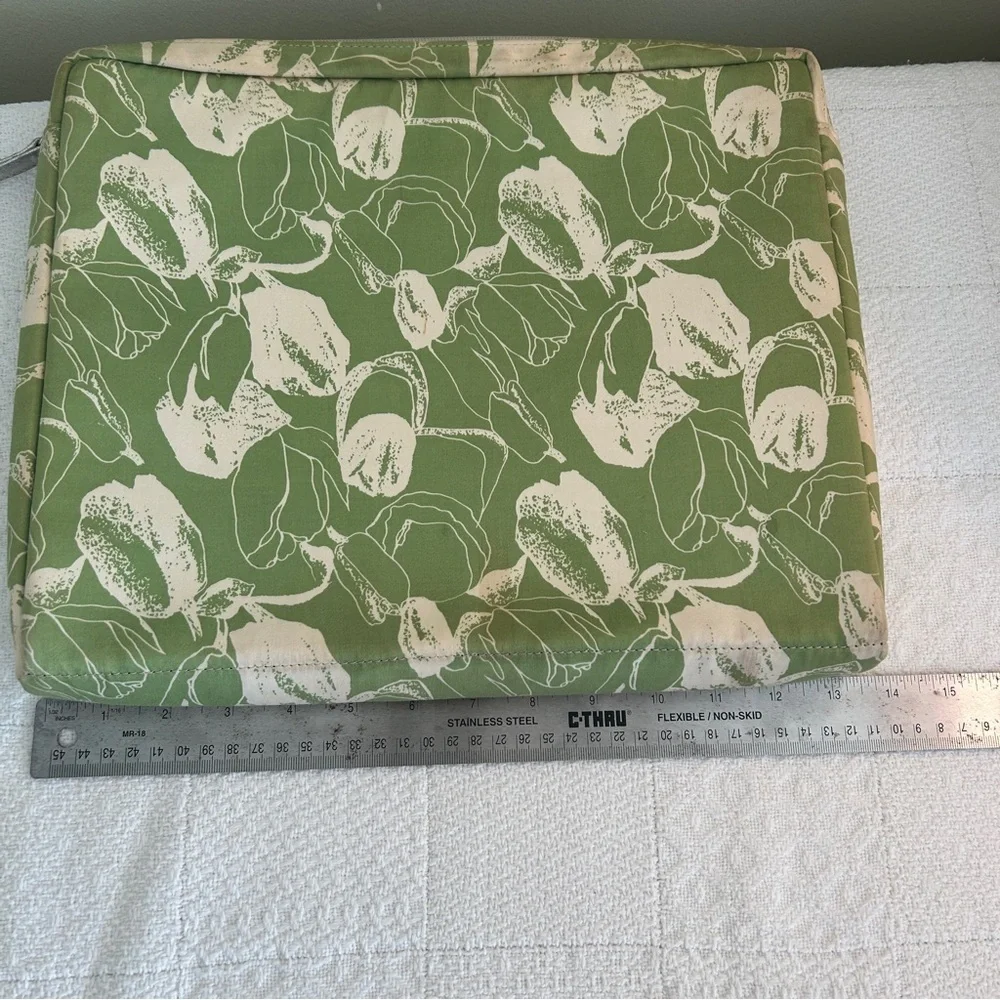 Talene Reilly Vintage Y2K Laptop Sleeve, Green & White Abstract Floral